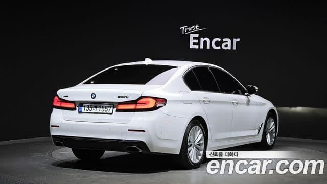 BMW 5 Series 2020 — Şəkil 17/20