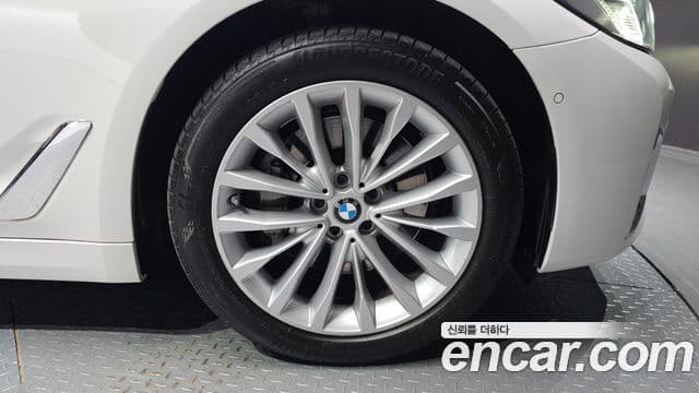 BMW 5 Series 2020 — Şəkil 11/20