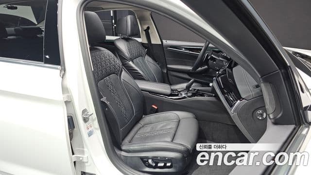 BMW 5 Series 2020 — Şəkil 16/20