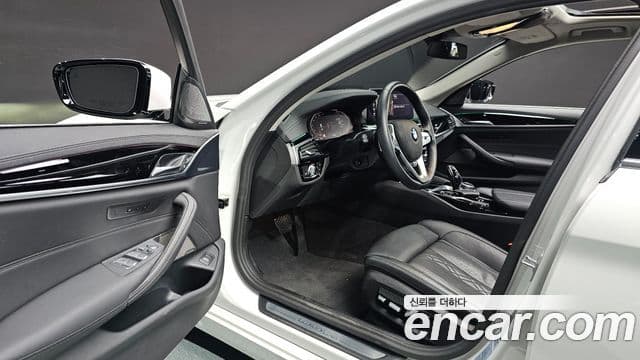 BMW 5 Series 2020 — Şəkil 12/20