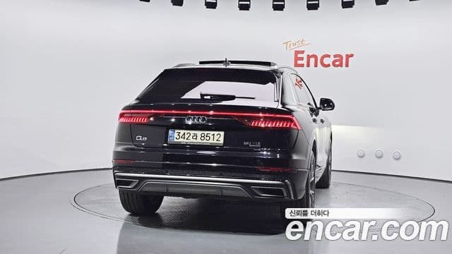 Audi Q8 2021 — Photo 5/20