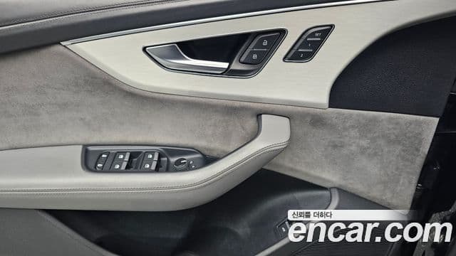 Audi Q8 2021 — Photo 13/20