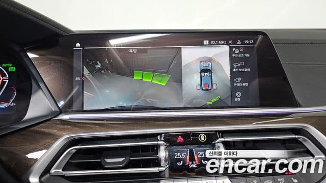 BMW X5 2022 — ფოტო 15/20