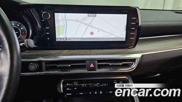 Kia K5 2021 — ფოტო 14/20