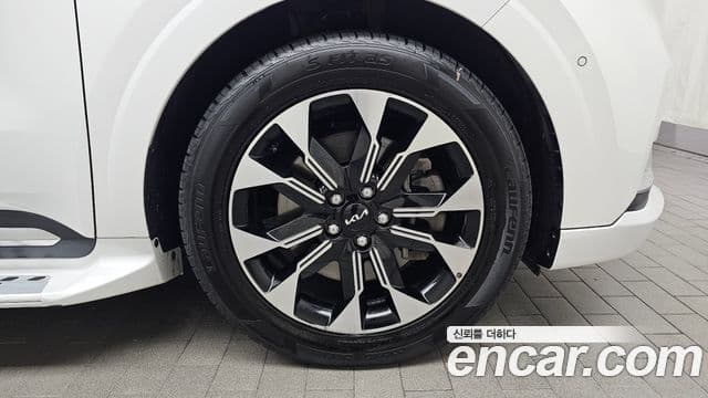Kia Carnival 2021 — ფოტო 5/20