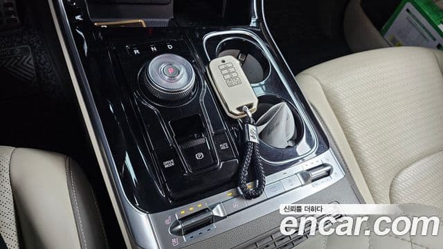 Kia Carnival 2021 — ფოტო 9/20