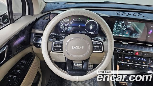 Kia Carnival 2021 — ფოტო 13/20