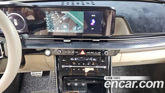 Kia Carnival 2021 — ფოტო 14/20