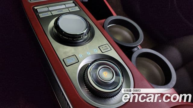 Genesis GV70 2022 — Photo 17/20