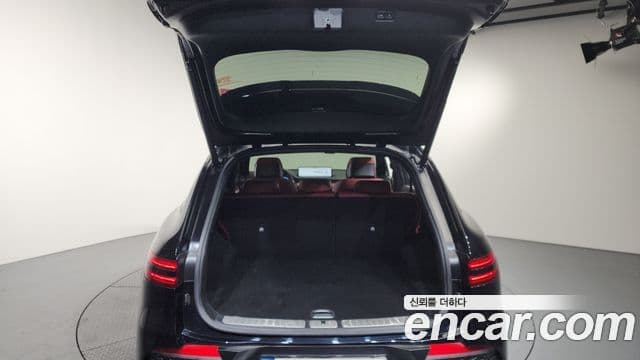 Genesis GV70 2022 — Photo 19/20
