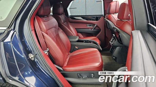 Bentley Bentayga 2020 — Şəkil 12/20
