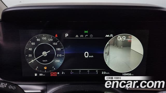 Kia Carnival 2021 — ფოტო 17/20