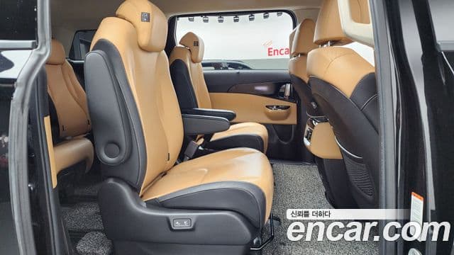 Kia Carnival 2021 — ფოტო 7/20