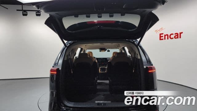 Kia Carnival 2021 — ფოტო 2/20