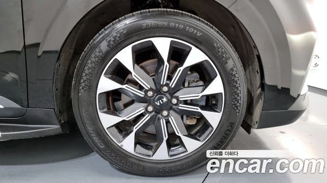 Kia Carnival 2021 — ფოტო 16/20