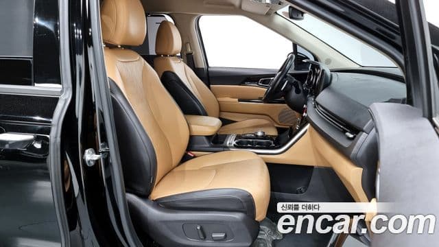 Kia Carnival 2021 — ფოტო 13/20