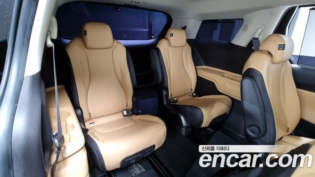 Kia Carnival 2021 — ფოტო 12/20