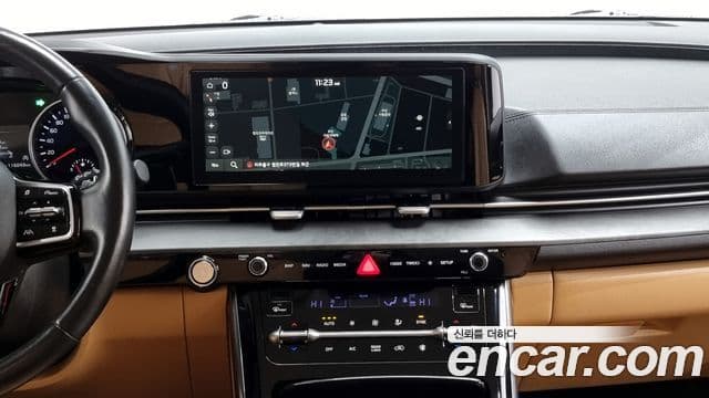 Kia Carnival 2021 — ფოტო 18/20
