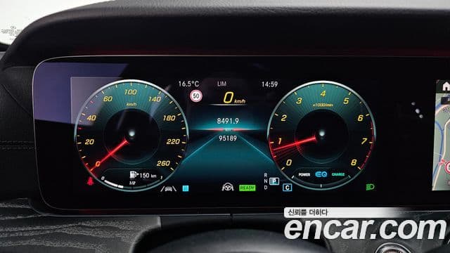 Mercedes-Benz E-Class 2021 — ფოტო 8/20