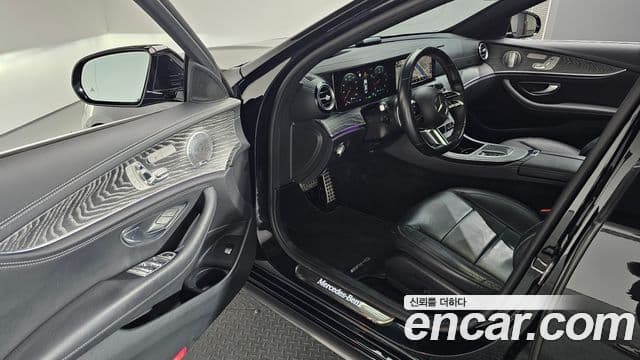 Mercedes-Benz E-Class 2021 — ფოტო 11/20
