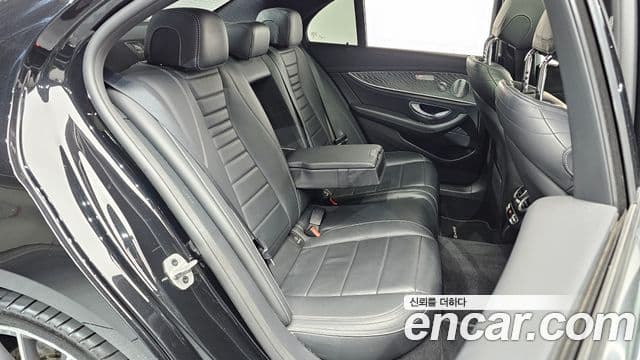 Mercedes-Benz E-Class 2021 — ფოტო 12/20