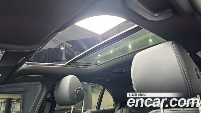Mercedes-Benz E-Class 2021 — ფოტო 16/20