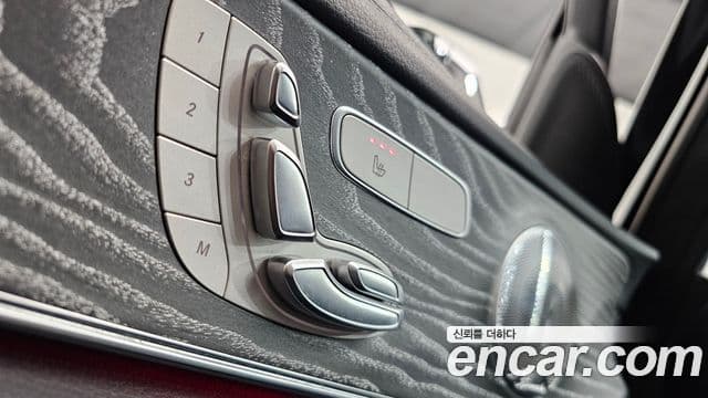 Mercedes-Benz E-Class 2021 — ფოტო 19/20