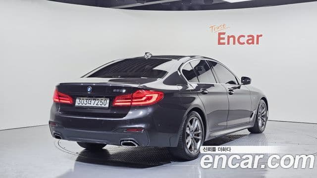 BMW 5 Series 2019 — Photo 6/20