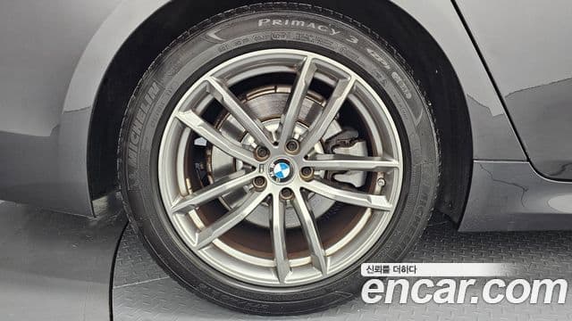 BMW 5 Series 2019 — Photo 12/20