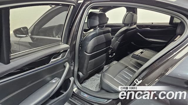 BMW 5 Series 2019 — Photo 20/20