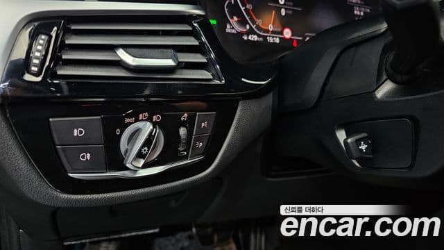 BMW 5 Series 2019 — Photo 9/20