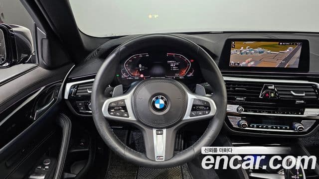 BMW 5 Series 2019 — Photo 16/20