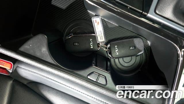 Kia Sportage 2021 — ფოტო 18/20
