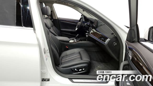 BMW 5 Series 2022 — Фото 11/20
