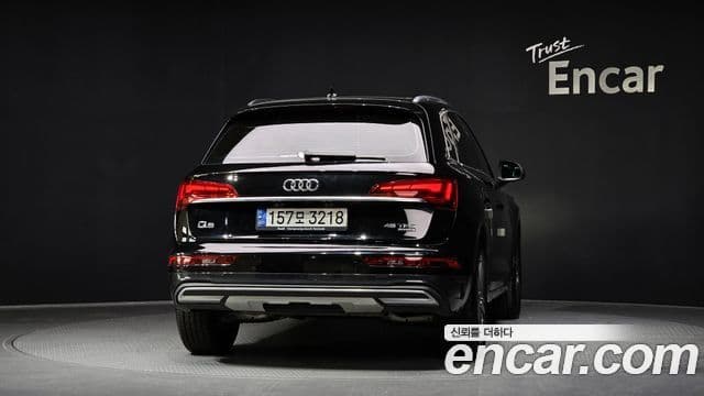 Audi Q5 2021 — ფოტო 4/20