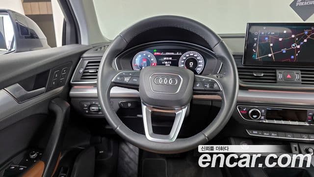 Audi Q5 2021 — ფოტო 13/20