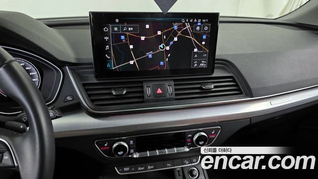 Audi Q5 2021 — ფოტო 14/20