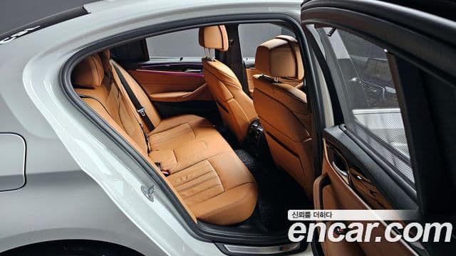 BMW 5 Series 2022 — Şəkil 12/20