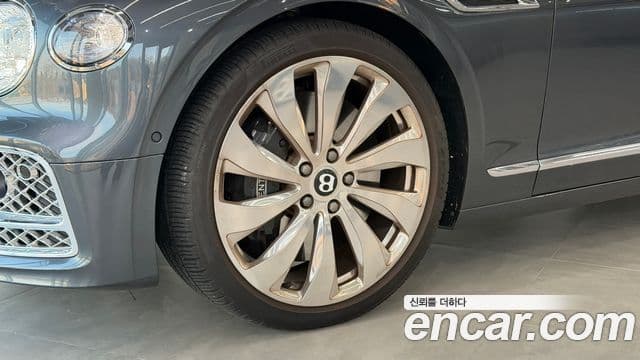 Bentley Flying Spur 2021 — Photo 8/10