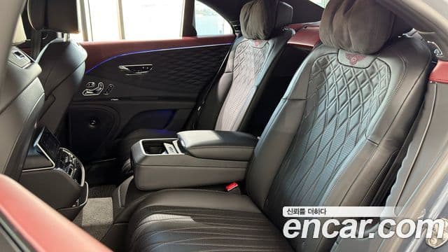 Bentley Flying Spur 2021 — Photo 3/10