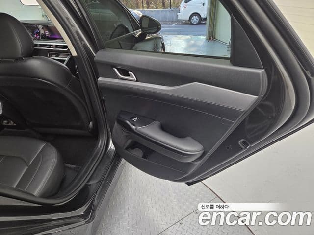 Kia K5 2020 — Şəkil 13/18
