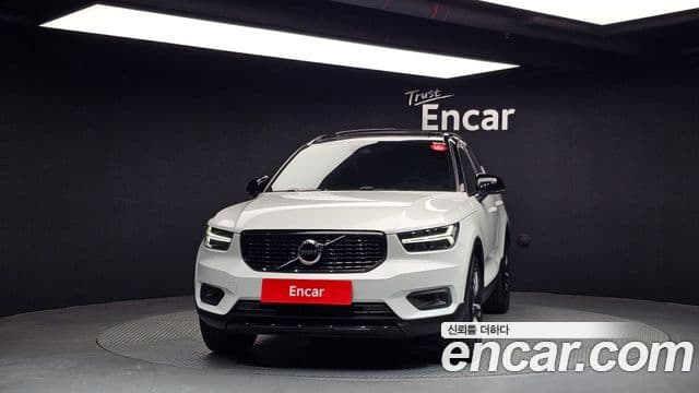 Volvo XC40 2020 — Şəkil 2/19