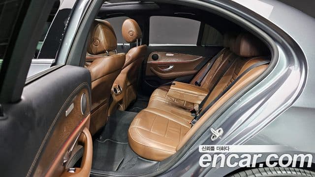 Mercedes-Benz E-Class 2021 — Şəkil 12/20