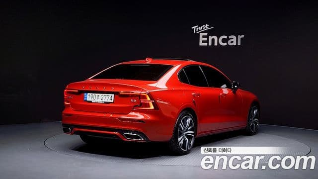 Volvo S60 2022 — Şəkil 13/20