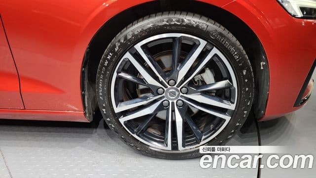 Volvo S60 2022 — Şəkil 17/20