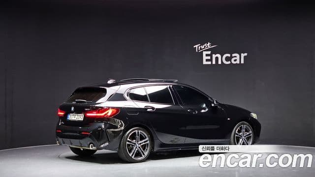 BMW 1 Series 2022 — Photo 10/20