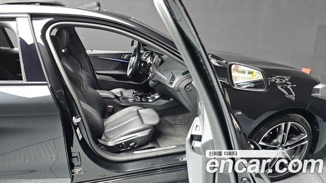 BMW 1 Series 2022 — Photo 6/20