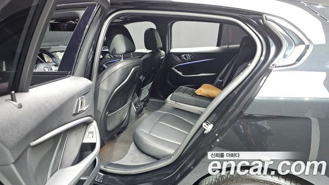 BMW 1 Series 2022 — Photo 2/20