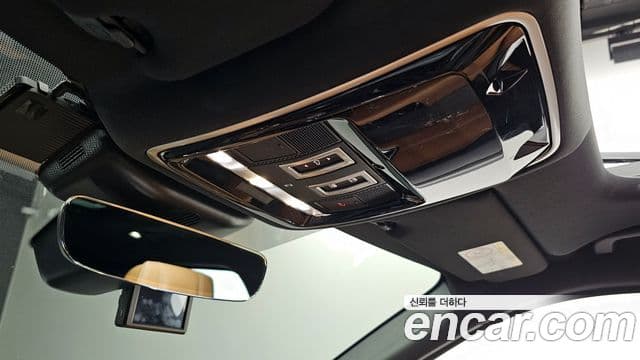 Land Rover Range Rover Velar 2020 — ფოტო 16/20
