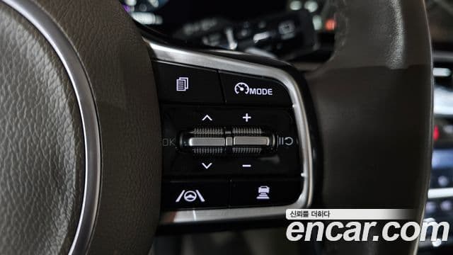 Kia Carnival 2021 — Фото 17/20